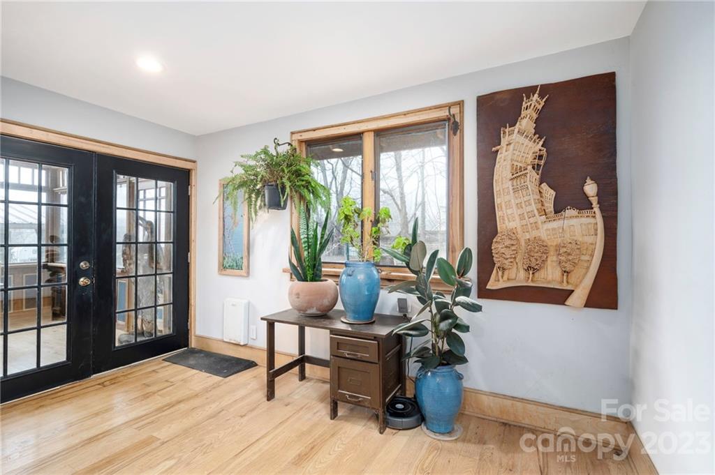 77 1/2 Mount Clare Avenue Asheville NC 28801