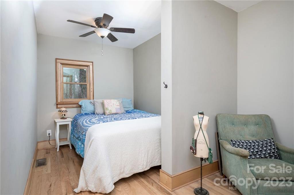 77 1/2 Mount Clare Avenue Asheville NC 28801