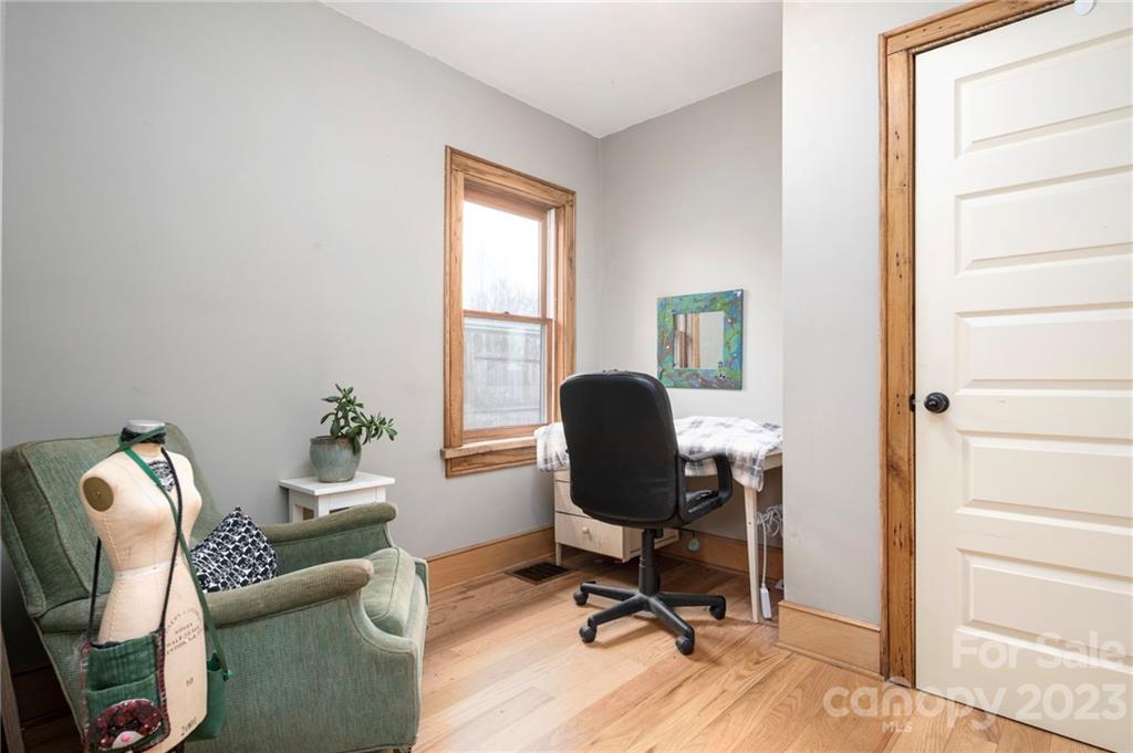 77 1/2 Mount Clare Avenue Asheville NC 28801