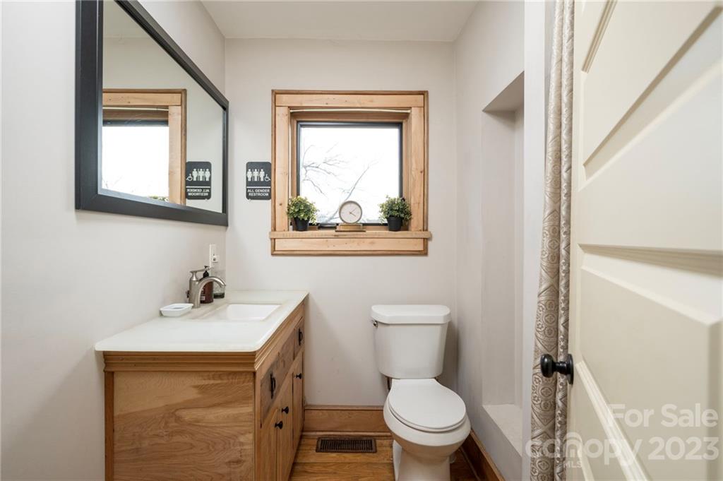 77 1/2 Mount Clare Avenue Asheville NC 28801