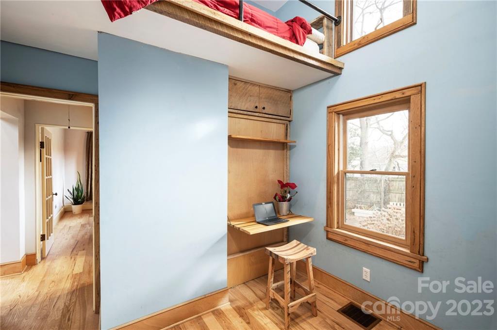 77 1/2 Mount Clare Avenue Asheville NC 28801