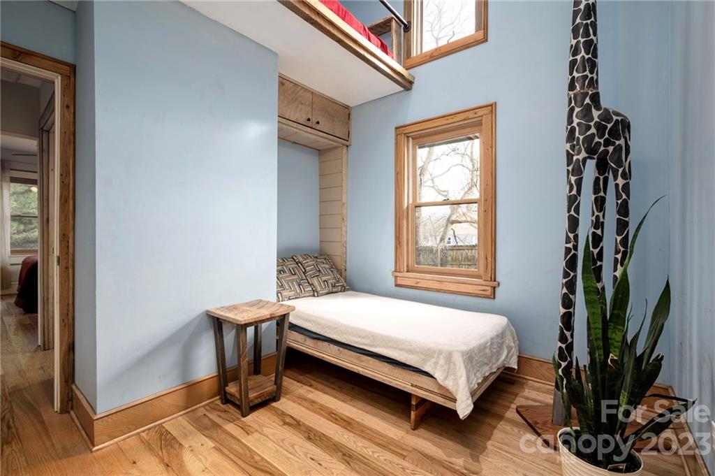 77 1/2 Mount Clare Avenue Asheville NC 28801