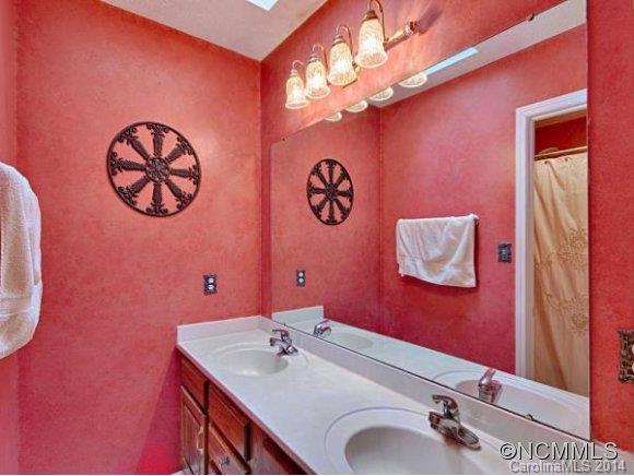 87 Forest Lake Drive Asheville NC 28803