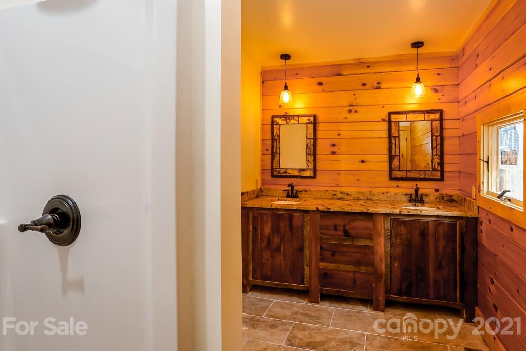 2629 N Clear Creek Road Hendersonville NC 28792