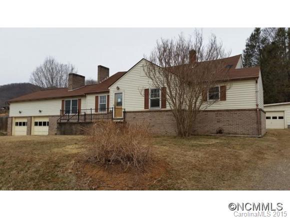 313 Woodlawn Avenue Burnsville NC 28714