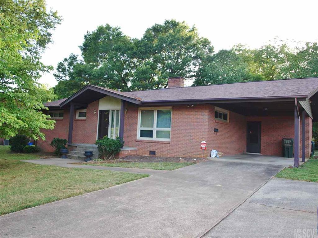 935 12th Street Place NE Hickory NC 28601