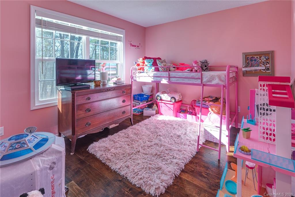 54 Parrot Road Candler NC 28715