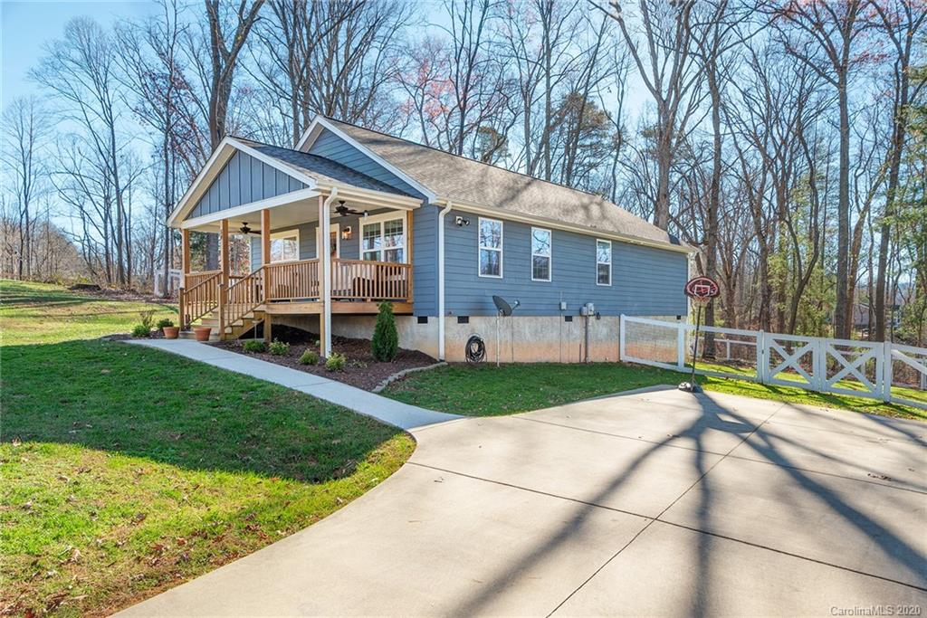 54 Parrot Road Candler NC 28715