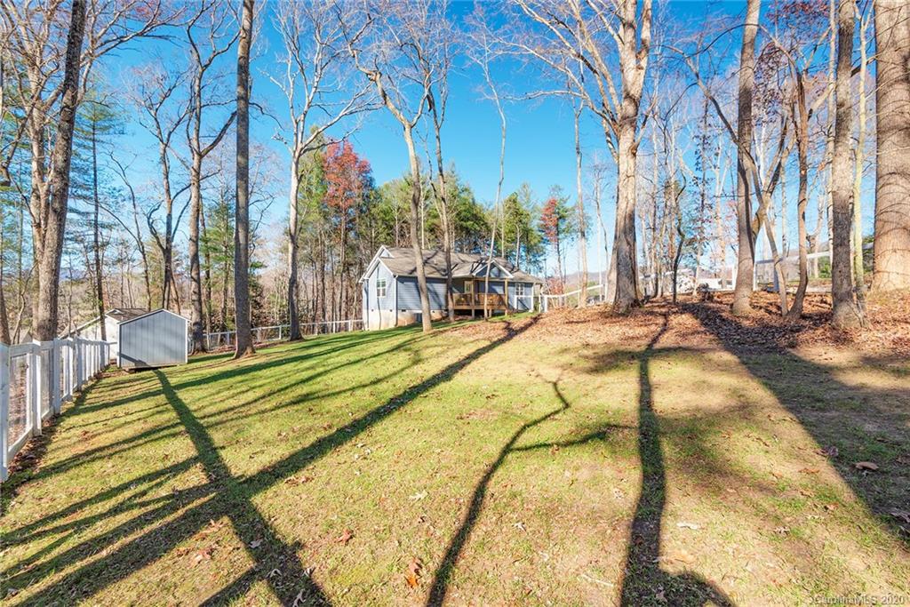 54 Parrot Road Candler NC 28715