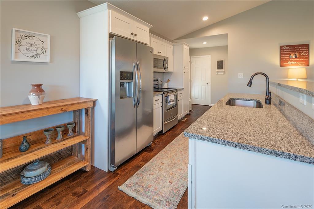 54 Parrot Road Candler NC 28715