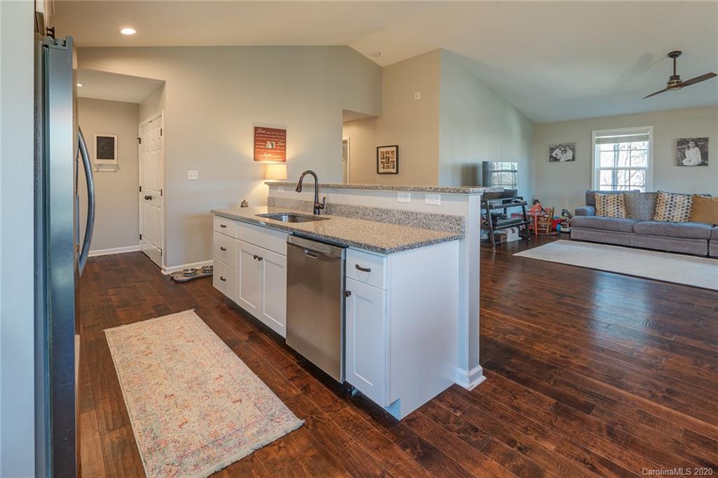 54 Parrot Road Candler NC 28715