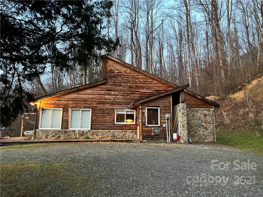 127 Hilltop Drive Hot Springs NC 28743