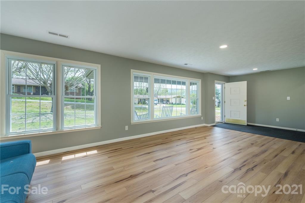 38 Dogwood Drive Weaverville NC 28787