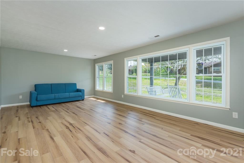 38 Dogwood Drive Weaverville NC 28787