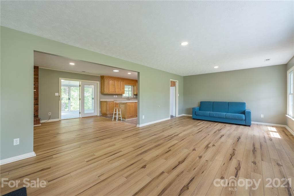 38 Dogwood Drive Weaverville NC 28787