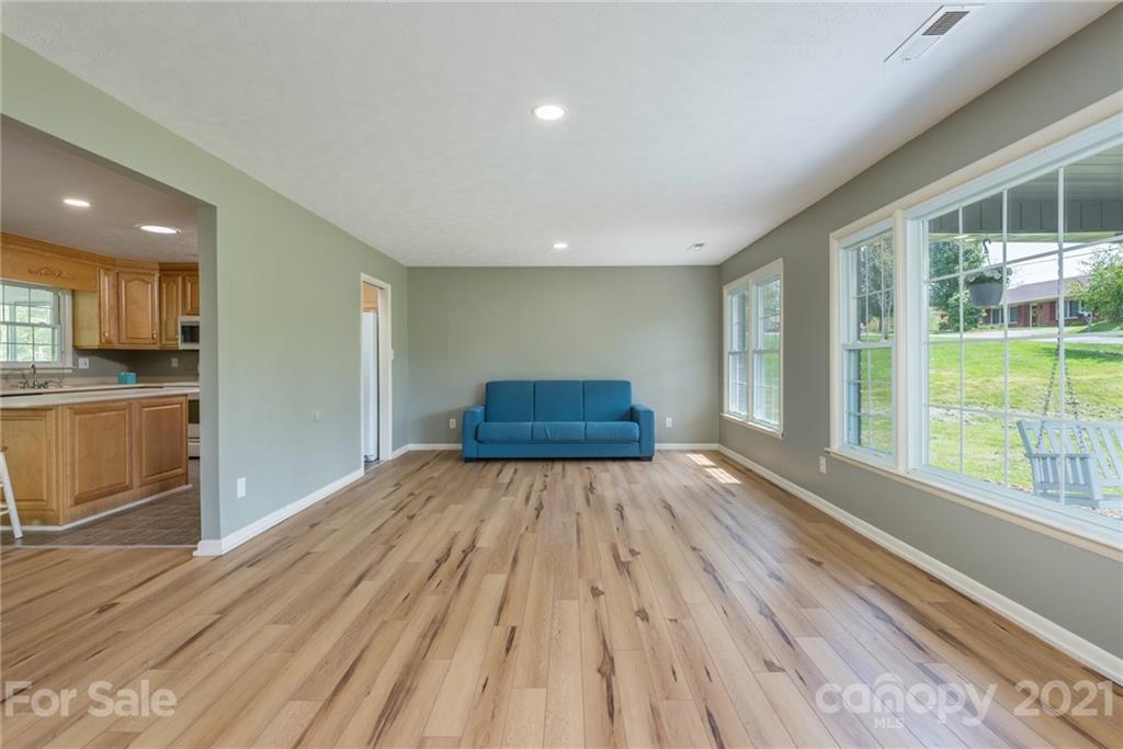 38 Dogwood Drive Weaverville NC 28787