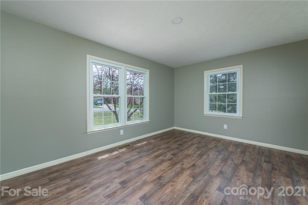 38 Dogwood Drive Weaverville NC 28787