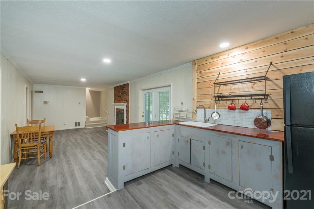 38 Dogwood Drive Weaverville NC 28787