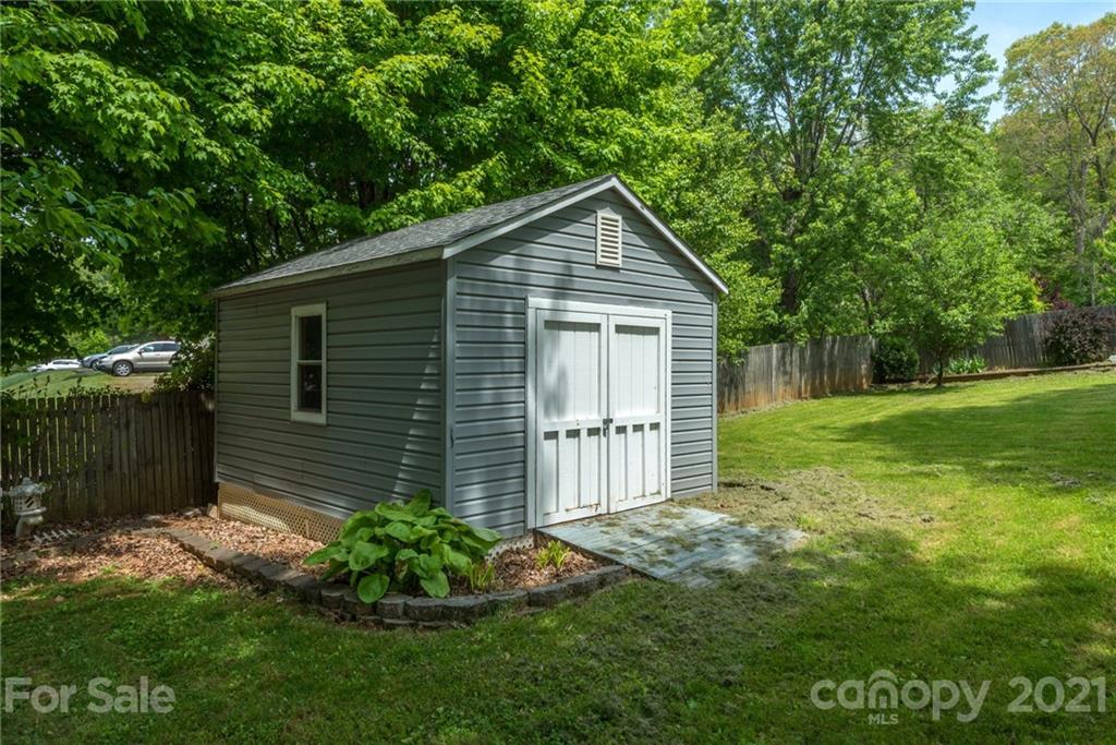 38 Dogwood Drive Weaverville NC 28787