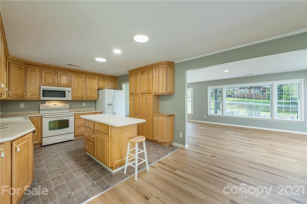 38 Dogwood Drive Weaverville NC 28787