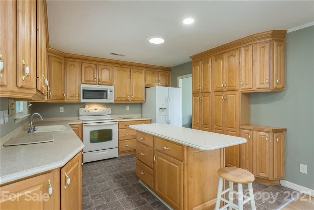 38 Dogwood Drive Weaverville NC 28787