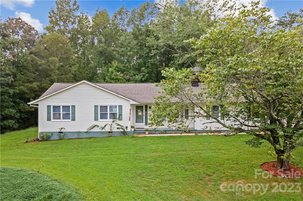 587 Dysartsville Road Nebo NC 28761