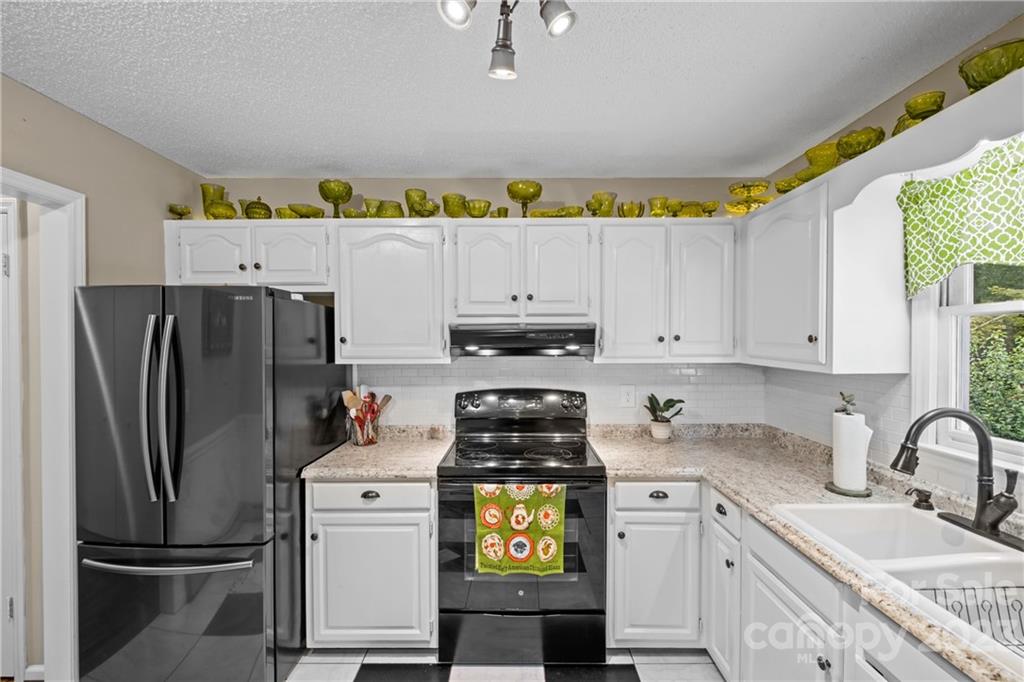 587 Dysartsville Road Nebo NC 28761