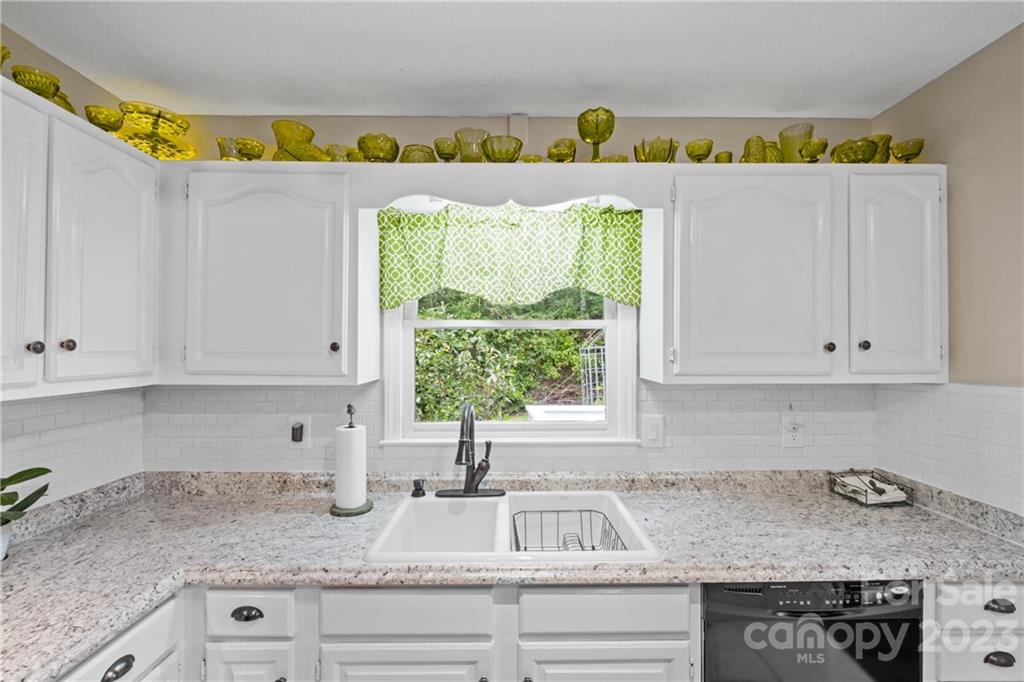 587 Dysartsville Road Nebo NC 28761