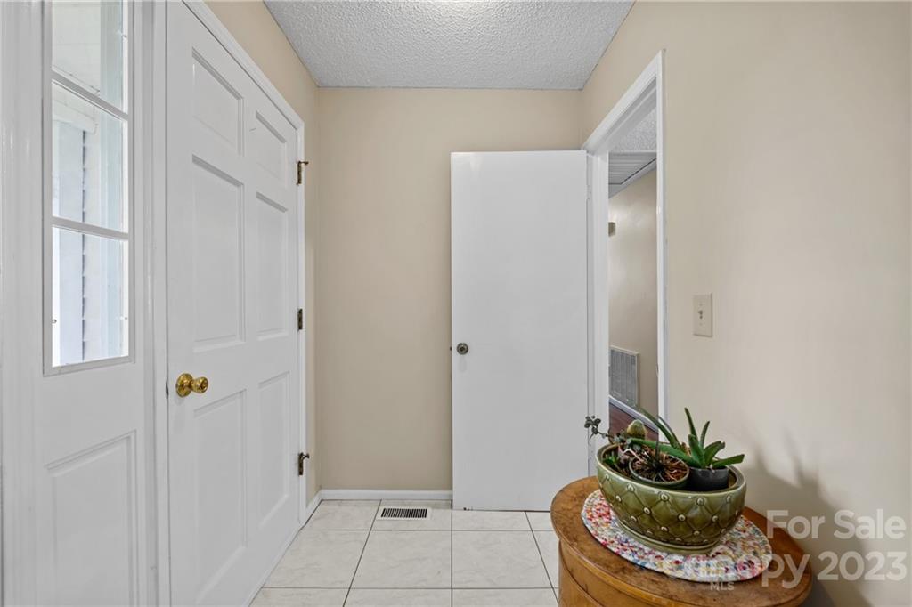 587 Dysartsville Road Nebo NC 28761