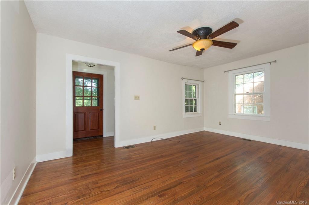 34 Canterbury Road Asheville NC 28805