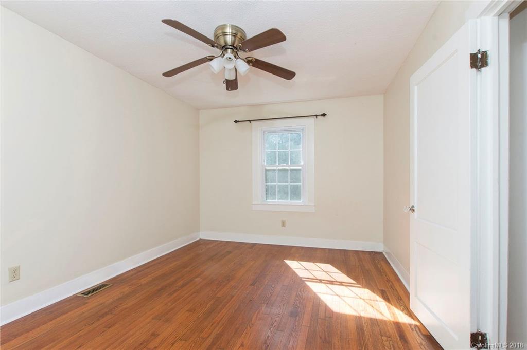 34 Canterbury Road Asheville NC 28805