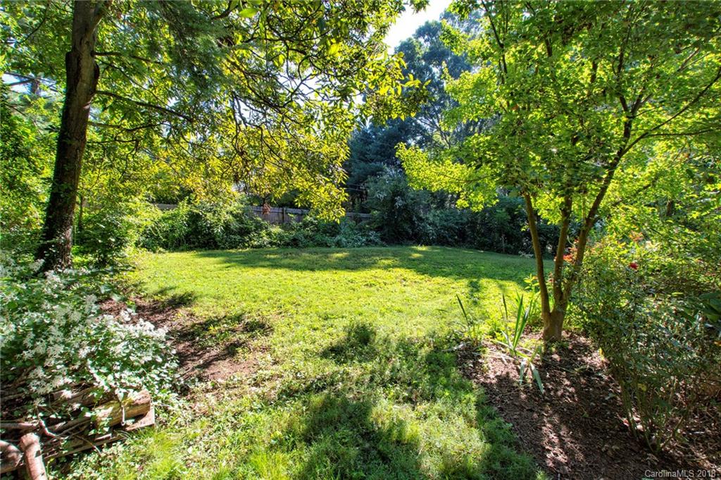 34 Canterbury Road Asheville NC 28805