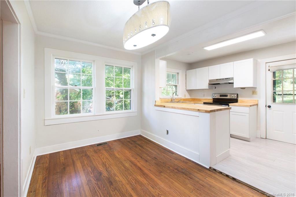 34 Canterbury Road Asheville NC 28805