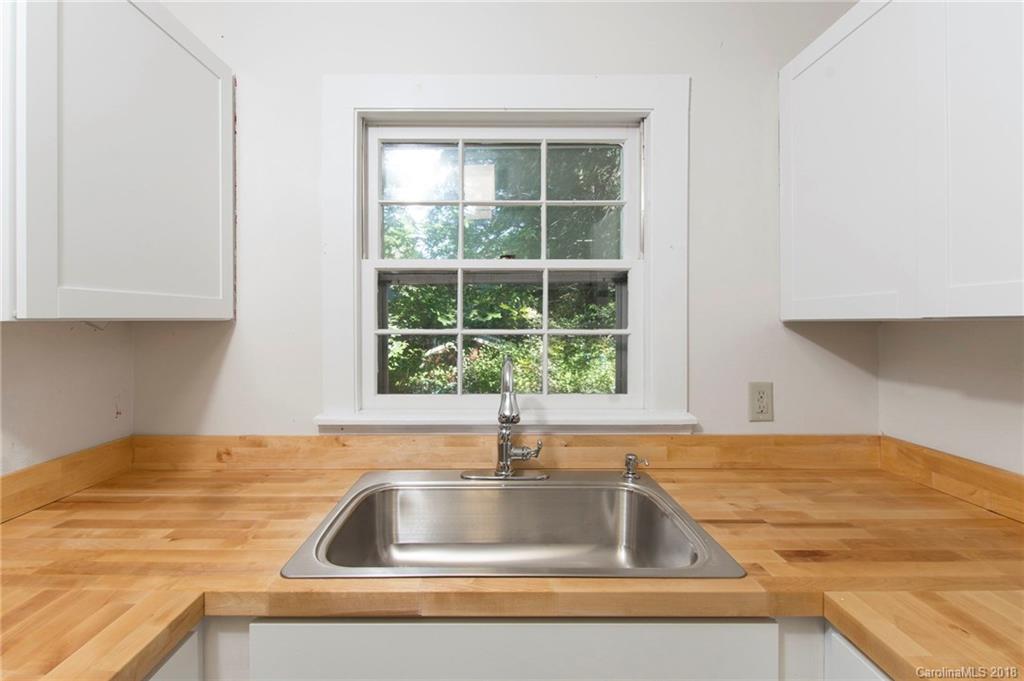 34 Canterbury Road Asheville NC 28805