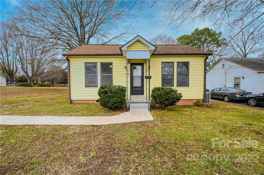 1425 3rd Street Place NE Hickory NC 28601