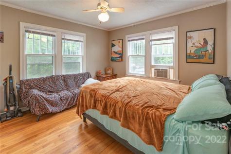 26 Clarendon Avenue Asheville NC 28804