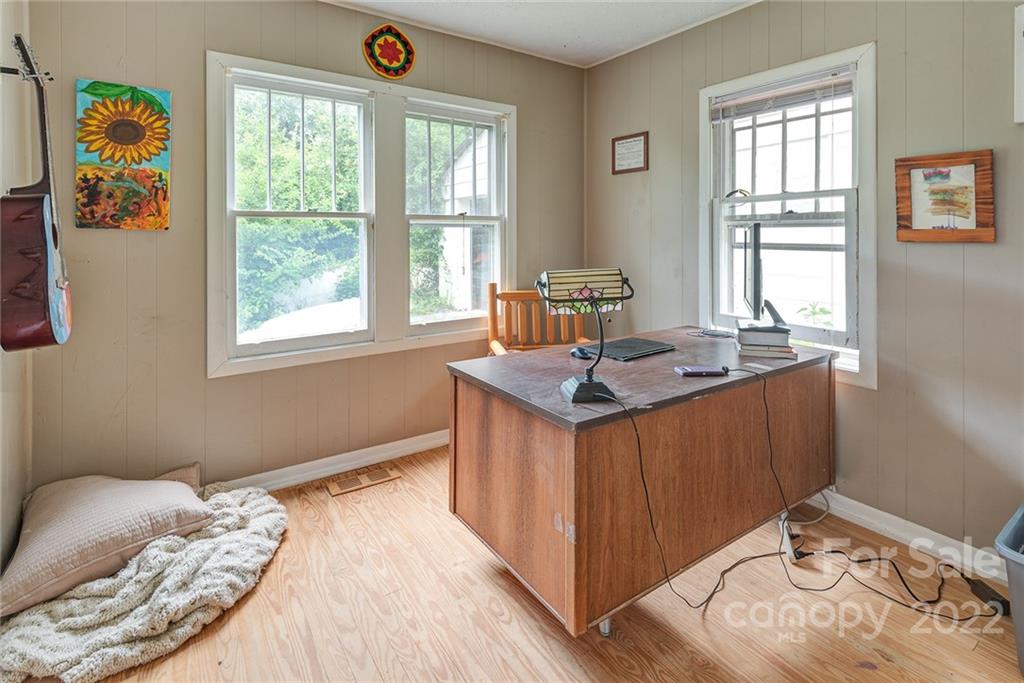 26 Clarendon Avenue Asheville NC 28804