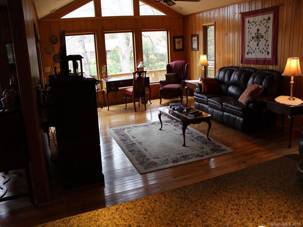 270 Meadowood Lane Burnsville NC 28714
