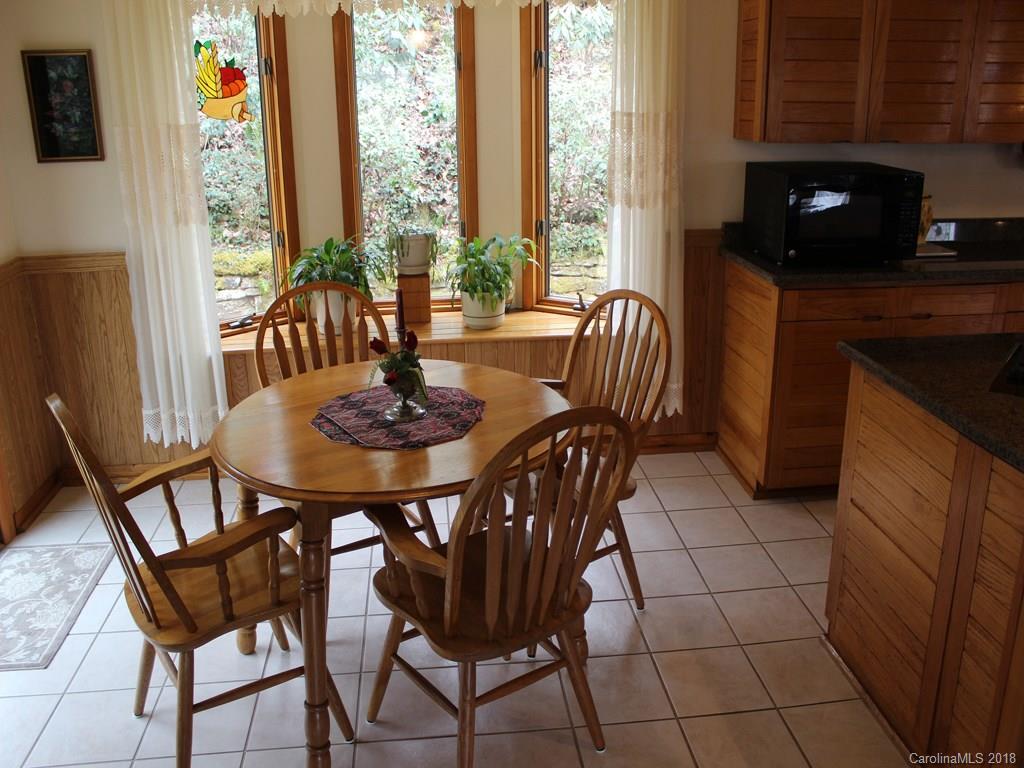 270 Meadowood Lane Burnsville NC 28714