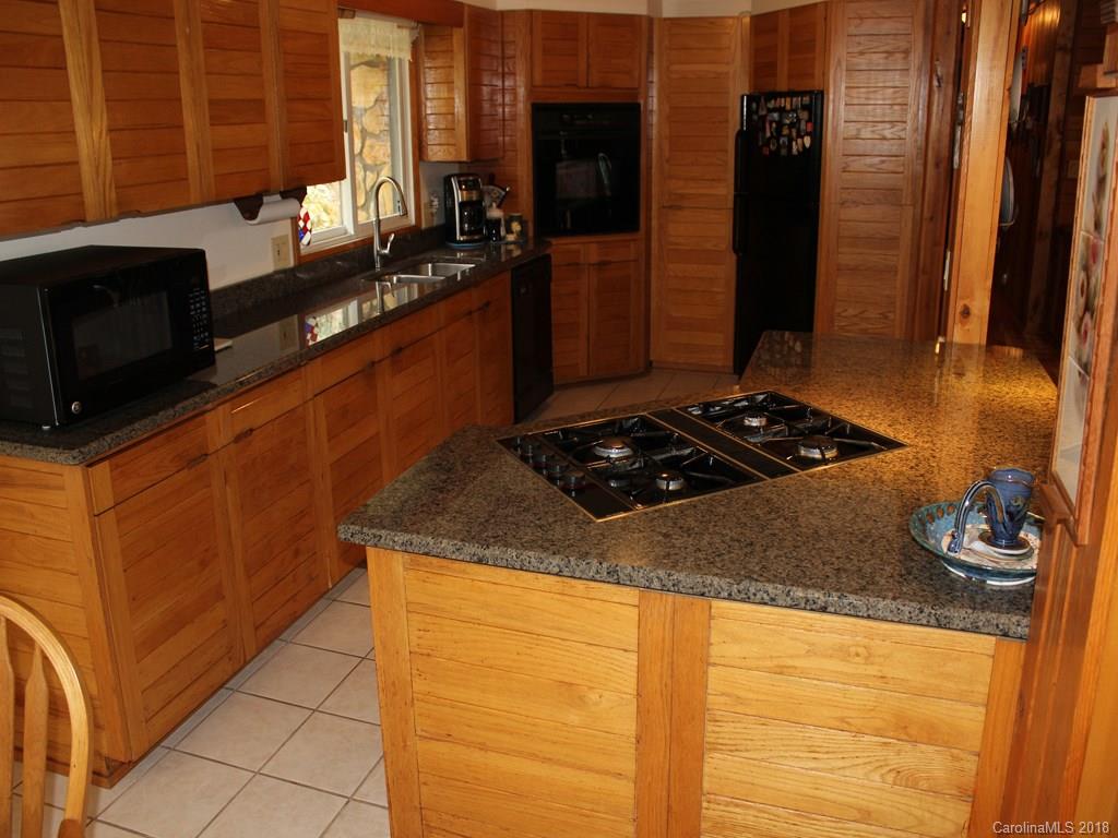 270 Meadowood Lane Burnsville NC 28714