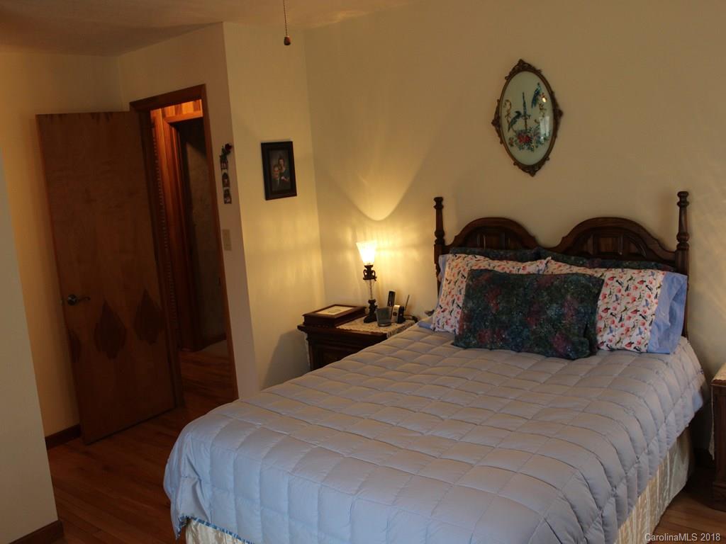 270 Meadowood Lane Burnsville NC 28714