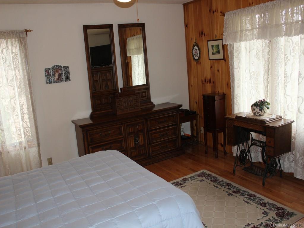 270 Meadowood Lane Burnsville NC 28714