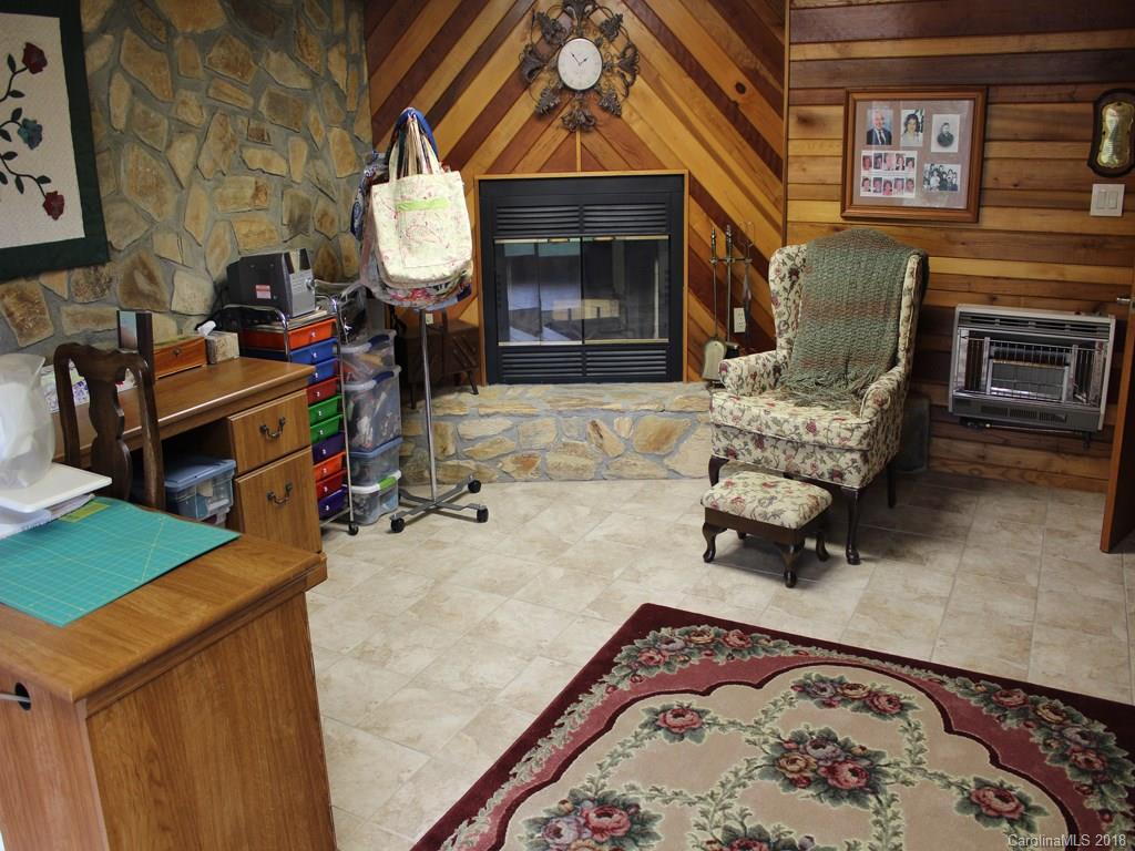 270 Meadowood Lane Burnsville NC 28714