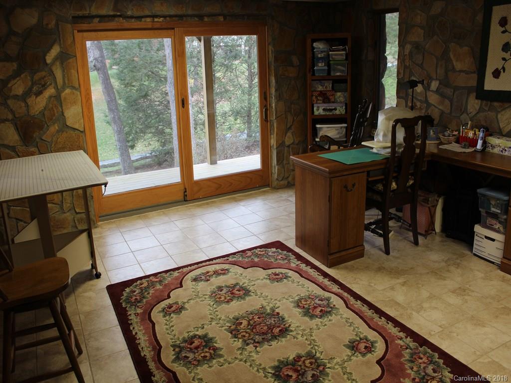 270 Meadowood Lane Burnsville NC 28714