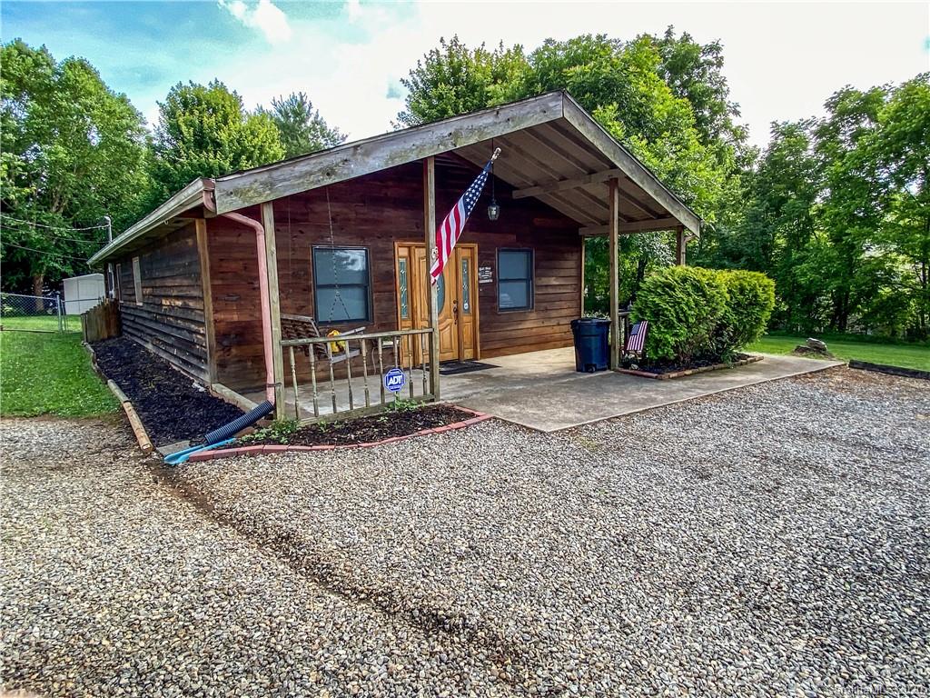 16 Moore Street Weaverville NC 28787