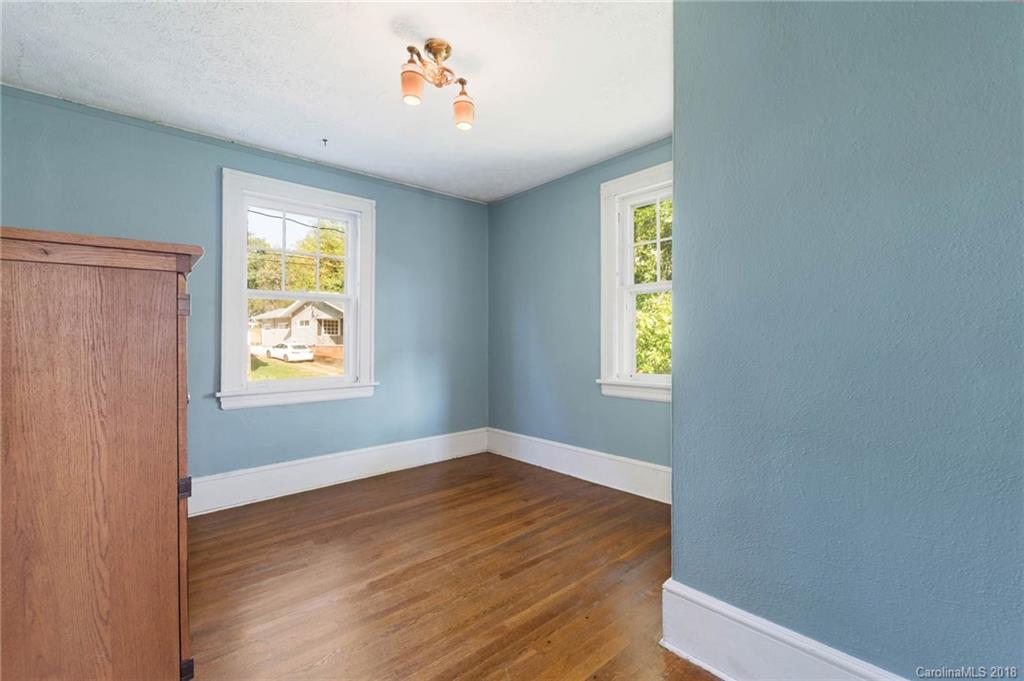 23 Brucemont Place Asheville NC 28806
