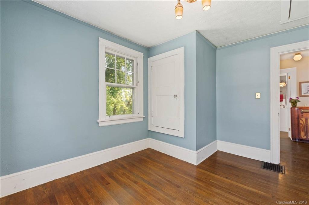 23 Brucemont Place Asheville NC 28806