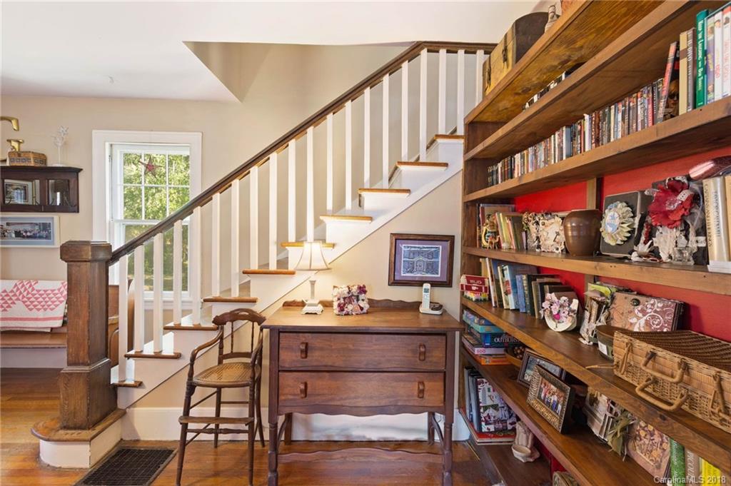 23 Brucemont Place Asheville NC 28806