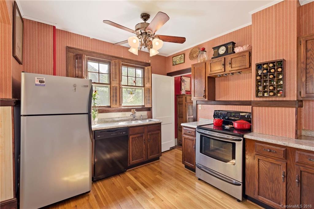 23 Brucemont Place Asheville NC 28806