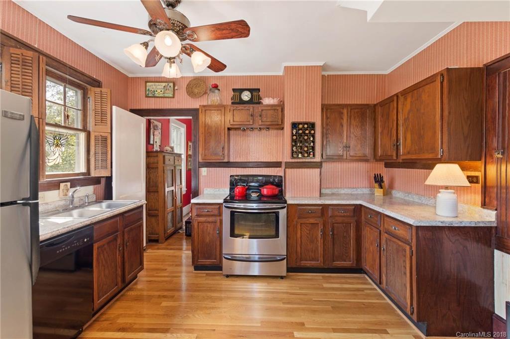 23 Brucemont Place Asheville NC 28806